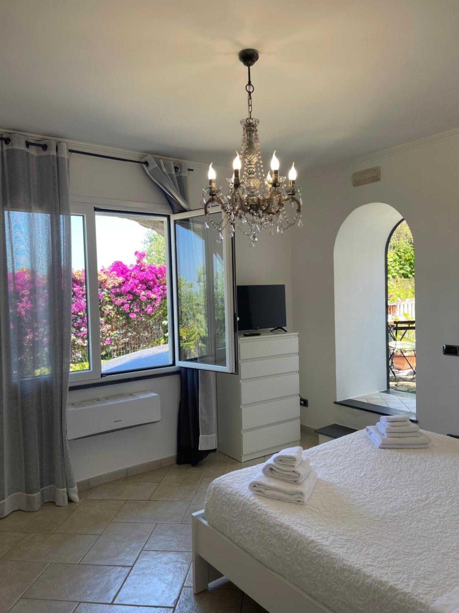 Villa Valentina Suite มัสซาลูเบรนเซ ภายนอก รูปภาพ