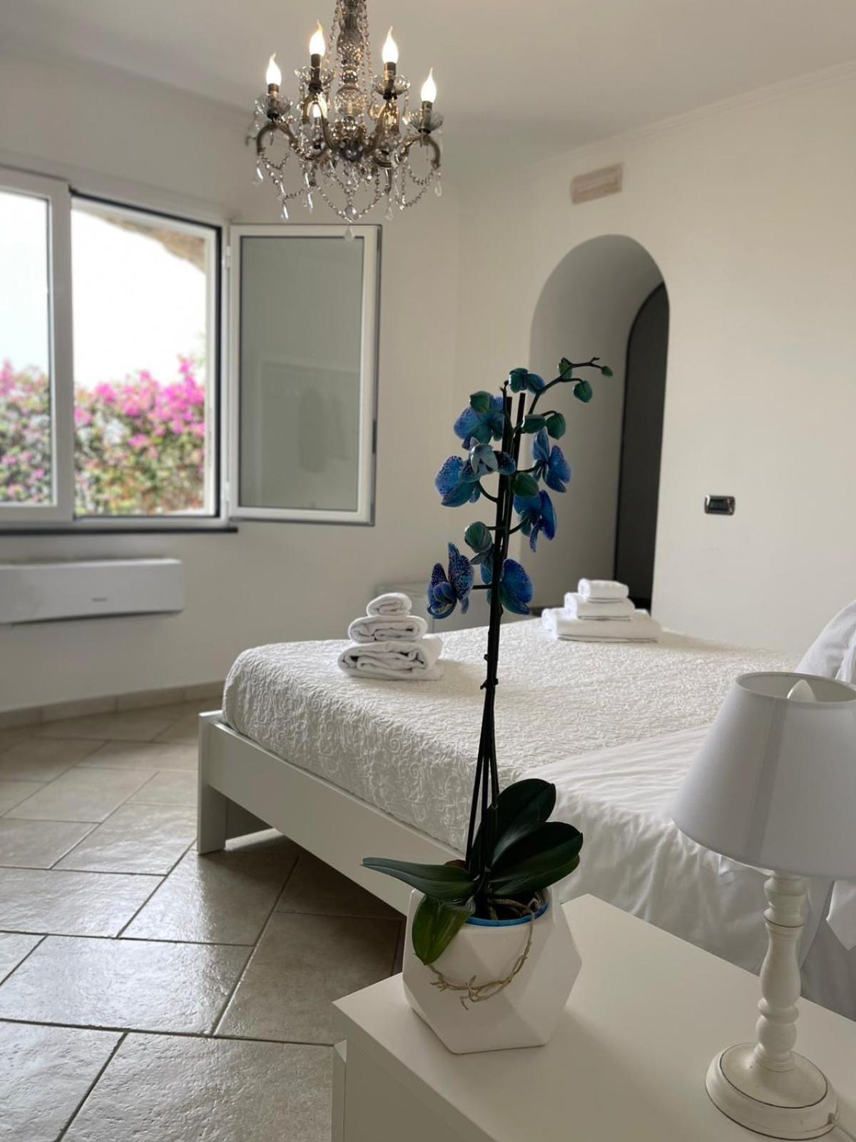 Villa Valentina Suite มัสซาลูเบรนเซ ภายนอก รูปภาพ