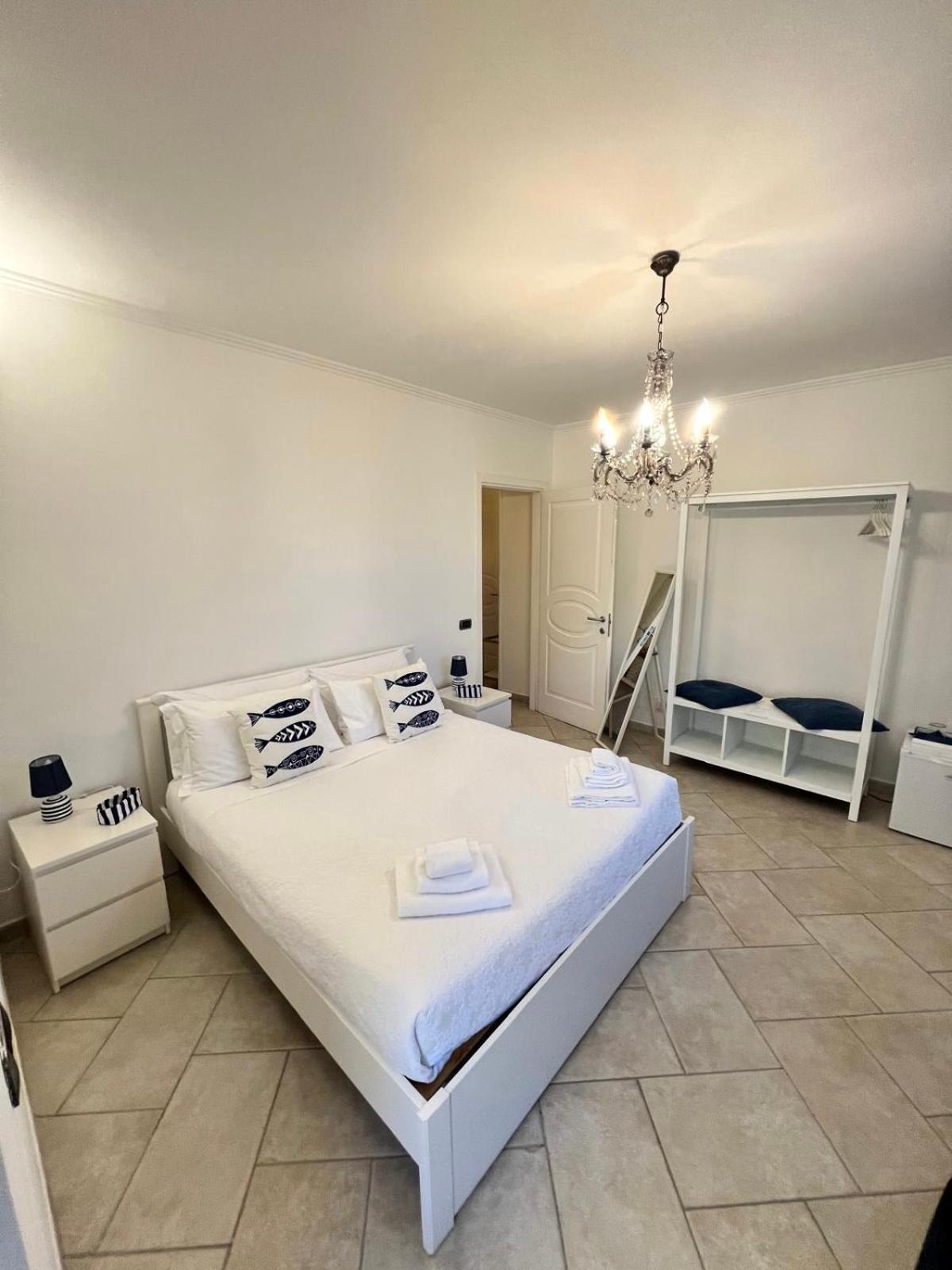Villa Valentina Suite มัสซาลูเบรนเซ ภายนอก รูปภาพ